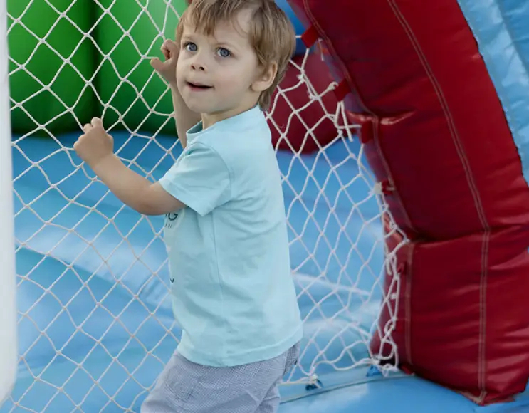 Rete anticaduta per playground o trampolini elastici bianca