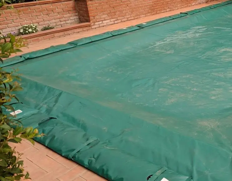 Telo copertura piscina in pvc 650 gr  con predisposizione per sacche d'acqua