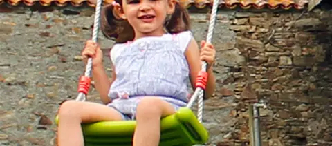 Gioco Esterno Sicuro Altalena In Plastica Per Bambini E Adulti - Sedile Rosso Con Corda Regolabile, Per Interni Ed Esterni Altalena Bambini Regolabile - Foto 2